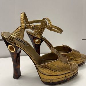 LOUIS VUITTON Limited Edition Gold Snakeskin Cleo/Pompeii Platform Ankle Strap S
